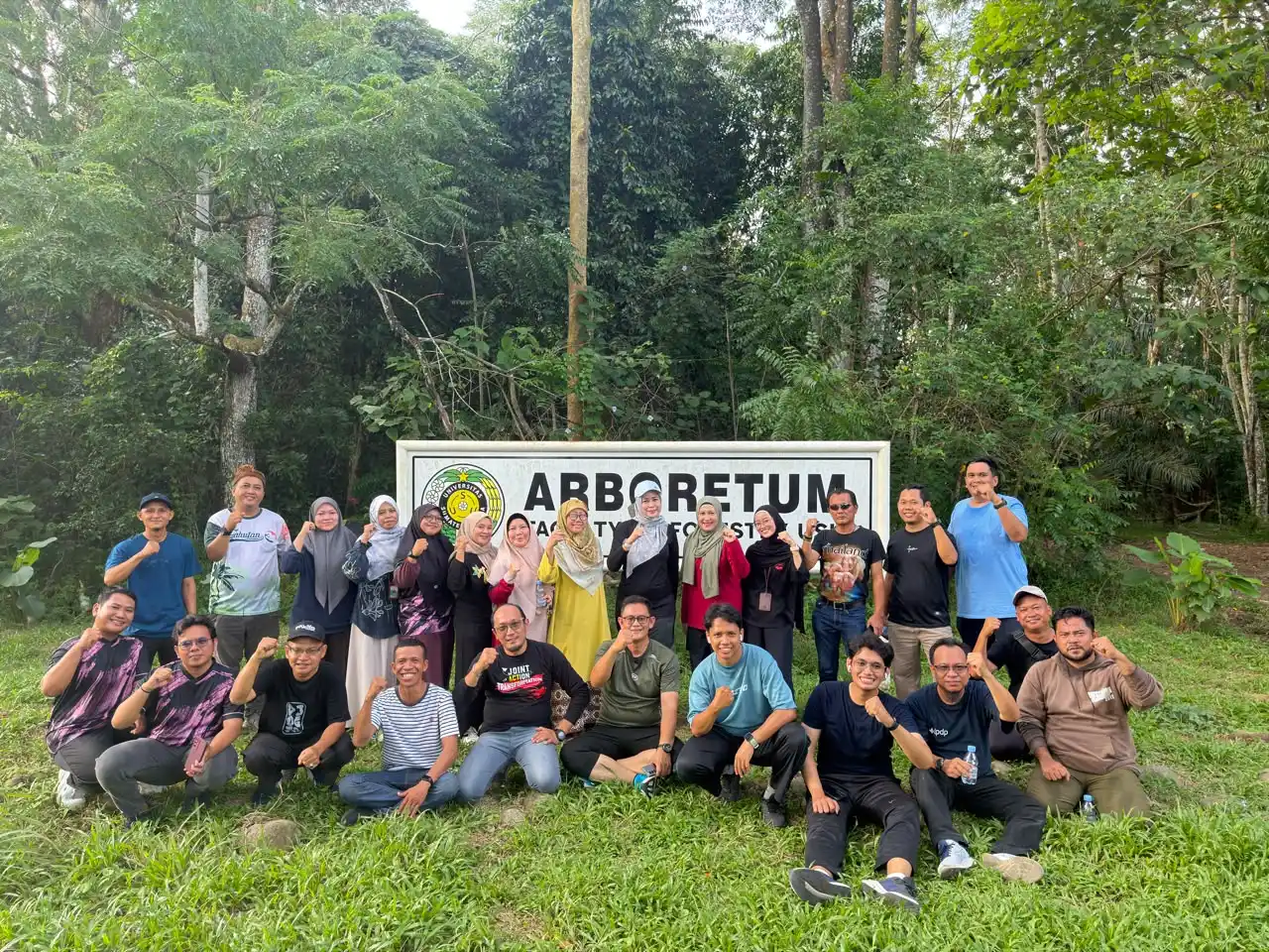 Faculty of Forestry USU Strengthens Solidarity Through Community Fun Walk